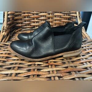 Clarks Leather Slip-on
Booties - Edenvale Page Black Leather size 9.5